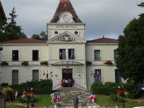 Mairie .